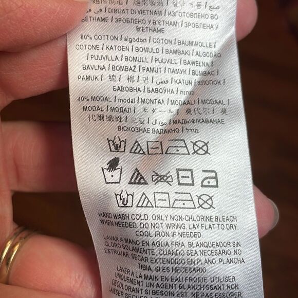 Guess Blush Shirt, 3/4 sleeves, soft knit, Small - Picture 6 of 7